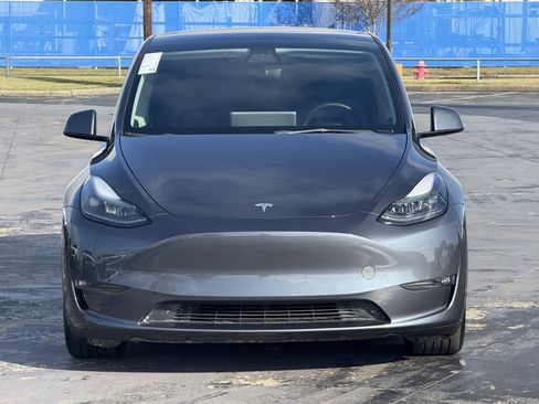 Used 2022 Tesla Model Y Performance image 6