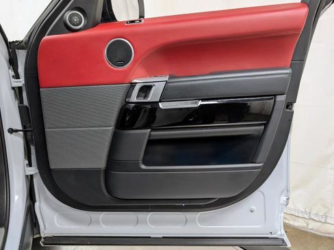 Used 2020 Land Rover Range Rover Sport SVR image 25