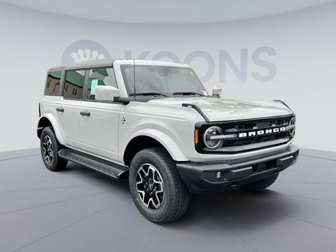 New 2026 Ford Bronco Outer Banks AWD/4WD image 2