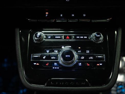 Used 2022 Lincoln Corsair FWD w/ Premium Package image 22