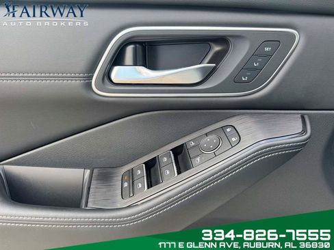 Used 2024 Nissan Rogue Platinum w/ Platinum Premium Package image 15