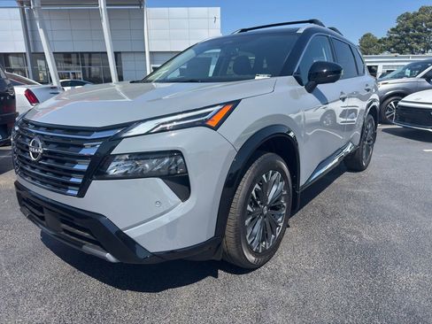 New 2026 Nissan Rogue Platinum AWD/4WD image 9