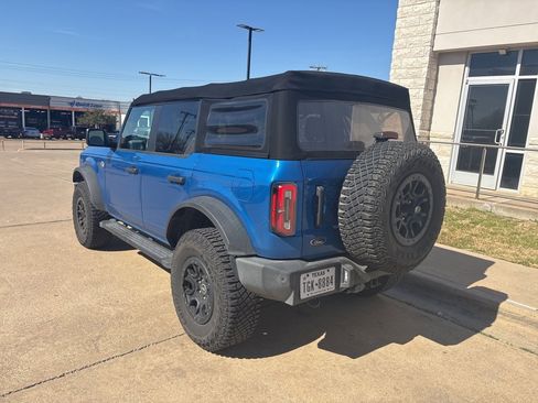 Used 2022 Ford Bronco Wildtrak image 2