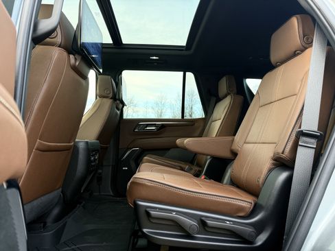 New 2025 Chevrolet Tahoe High Country AWD/4WD image 15