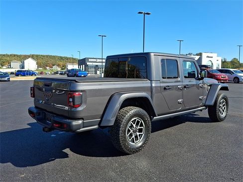 Used 2024 Jeep Gladiator Rubicon image 7