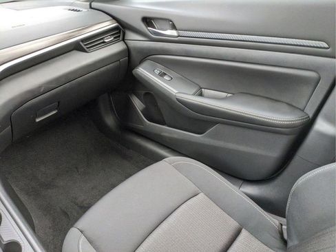New 2025 Nissan Altima 2.5 SV FWD image 18