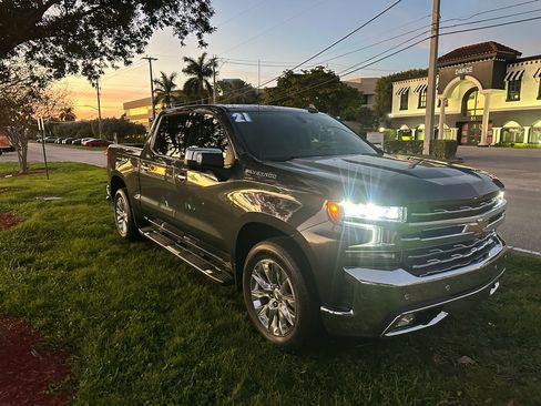 Used 2019 Chevrolet Silverado 1500 LTZ w/ LTZ Plus Package image 5