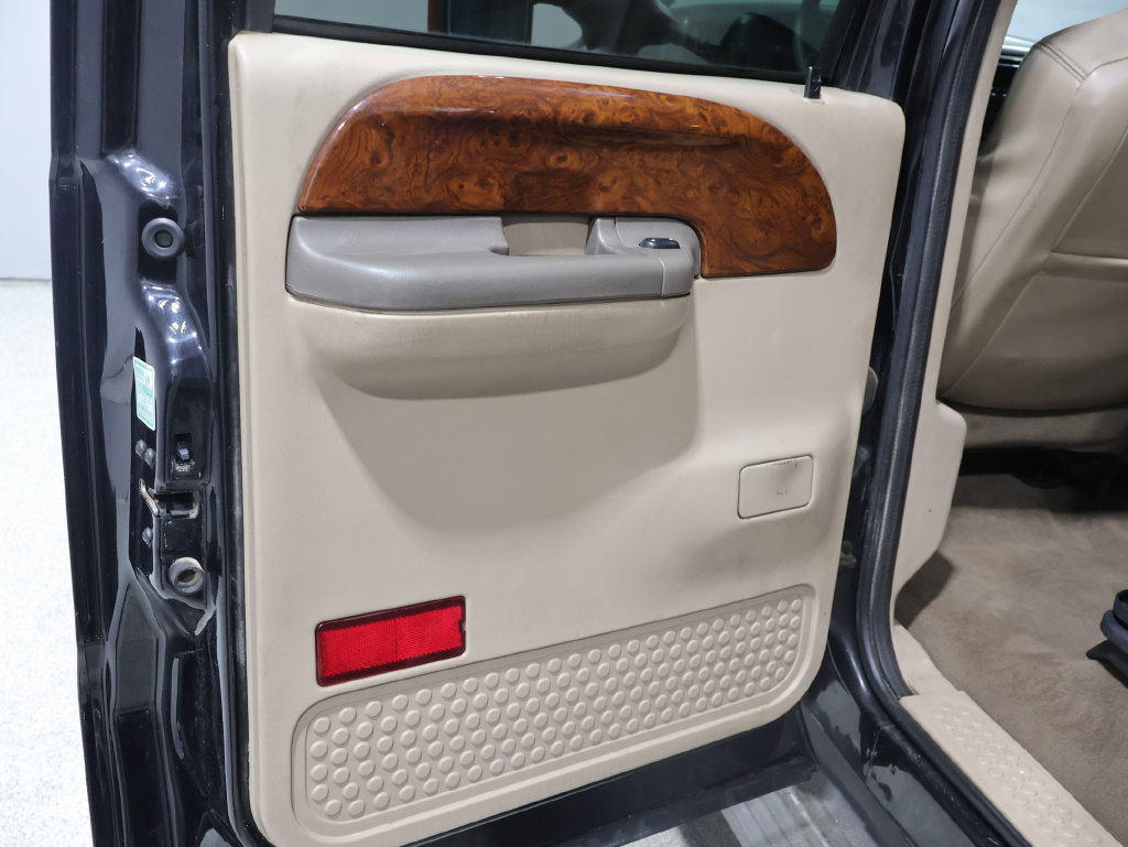Used 2004 Ford F350 Lariat AWD/4WD image 19