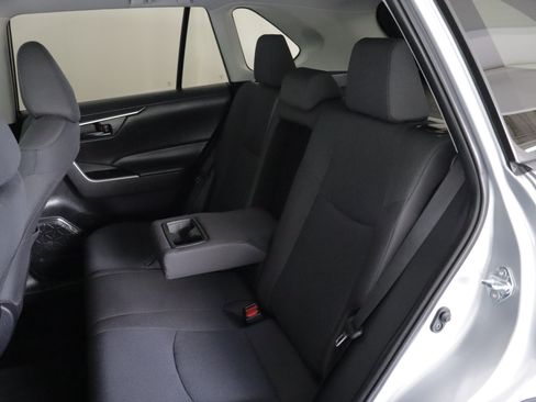 Used 2025 Toyota RAV4 LE AWD/4WD image 8