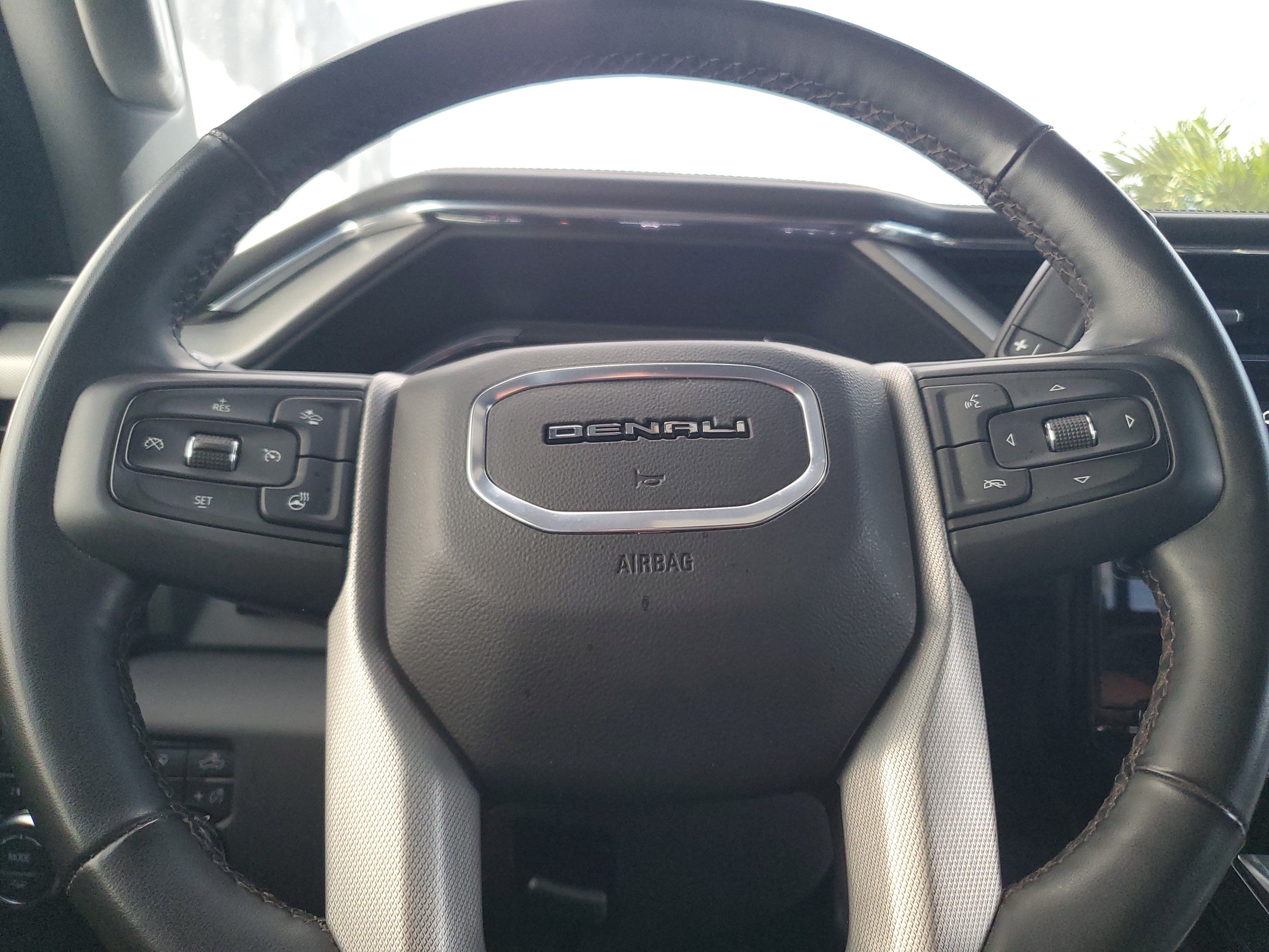 Used 2025 GMC Sierra 3500 Denali w/ Denali Reserve Package AWD/4WD image 10