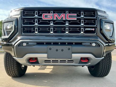 Used 2025 GMC Canyon AT4 AWD/4WD image 9