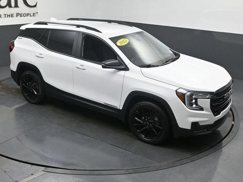 Used 2023 GMC Terrain SLE w/ Driver Convenience Package FWD image 48