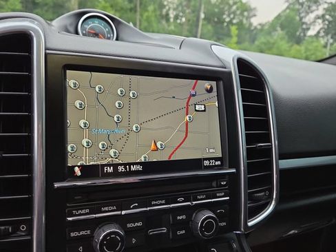 Used 2013 Porsche Cayenne S AWD/4WD image 11