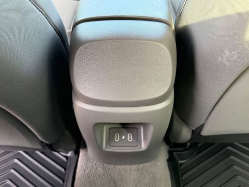 Used 2024 Hyundai Elantra SEL FWD image 14