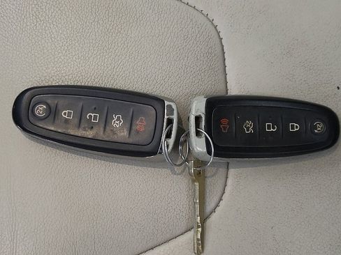 Used 2017 Ford Focus Titanium FWD image 32