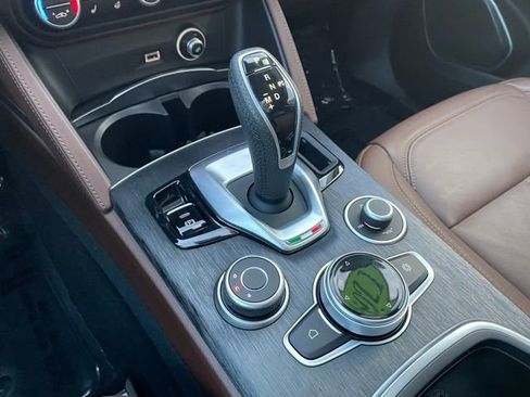 Used 2021 Alfa Romeo Stelvio Sprint w/ Sun & Sound Package image 22