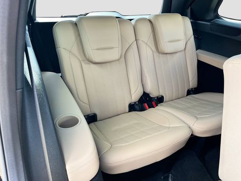 Used 2017 Mercedes-Benz GLS 450 4MATIC image 27