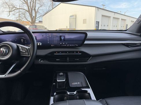 Used 2025 Buick Enclave Sport Touring image 18