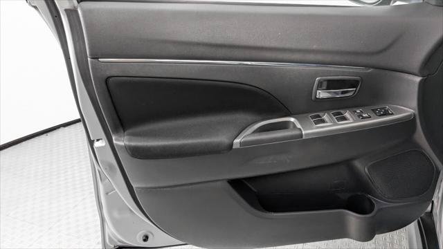 Used 2021 Mitsubishi Outlander Sport SE FWD image 13