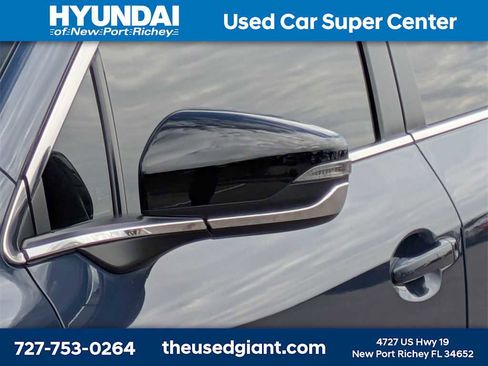 Used 2025 Subaru Outback Premium image 11