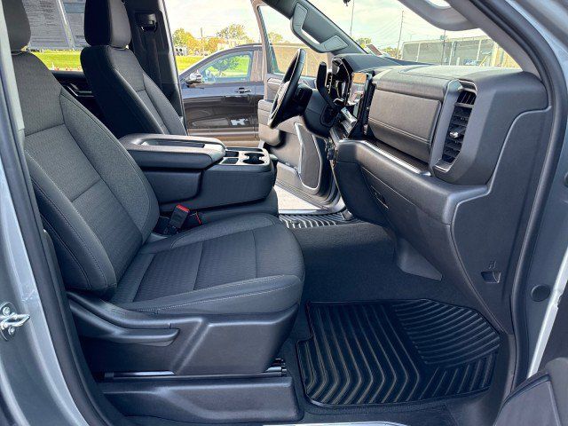 Used 2024 Chevrolet Silverado 1500 LT AWD/4WD image 30