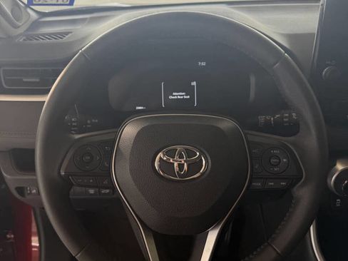 Used 2023 Toyota RAV4 Limited image 18