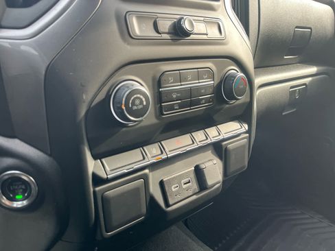 Used 2024 Chevrolet Silverado 2500 Custom image 26