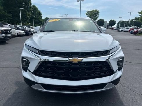 Used 2025 Chevrolet Blazer LT AWD/4WD image 2