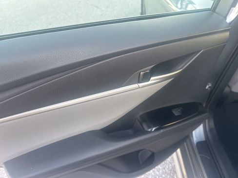 Used 2025 Toyota Camry SE FWD image 7