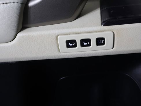 Used 2020 Lexus GX 460 Premium w/ Premium Package image 39