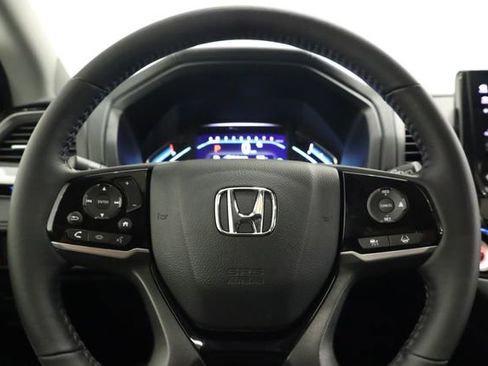 Used 2023 Honda Odyssey Touring image 17