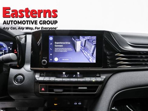 Used 2025 Toyota Camry LE image 12