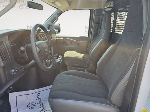 Used 2025 Chevrolet Express 2500 w/ Driver Convenience Package RWD image 9