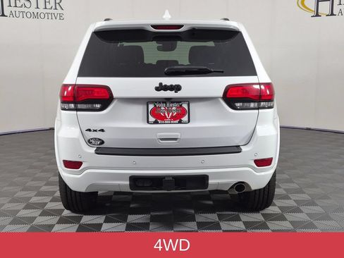 Certified 2022 Jeep Grand Cherokee Laredo X AWD/4WD image 6
