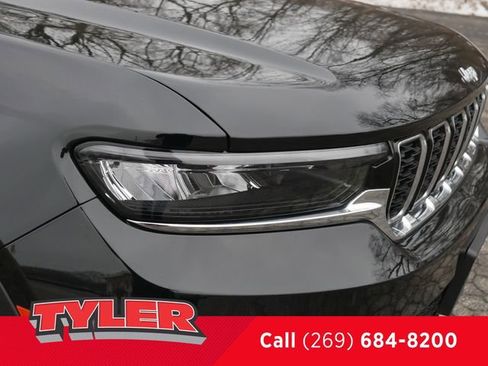 New 2025 Jeep Grand Cherokee Limited w/ Trailer Tow Package image 10