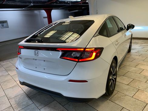 Used 2022 Honda Civic EX-L image 9