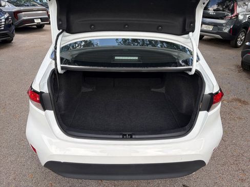 Used 2025 Toyota Corolla LE FWD image 29
