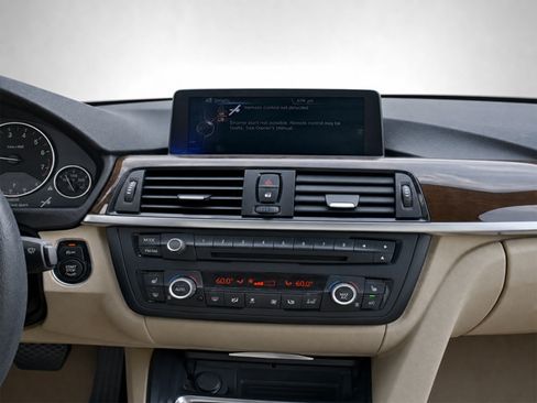 Used 2014 BMW 320i xDrive Sedan AWD/4WD image 19
