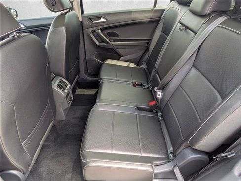 Used 2021 Volkswagen Tiguan SE w/ Panoramic Sunroof Package AWD/4WD image 17