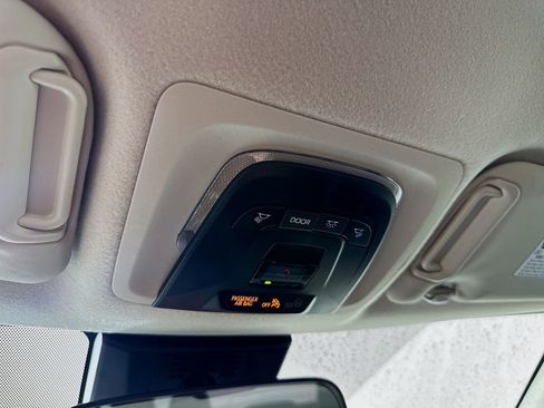 Used 2025 Toyota Corolla LE image 32