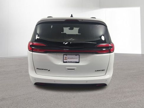 Used 2025 Chrysler Pacifica Limited FWD image 33