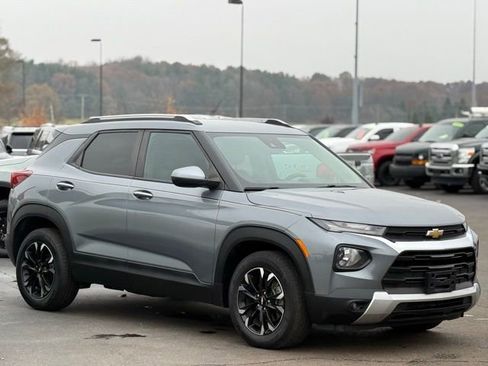 Used 2021 Chevrolet TrailBlazer LT w/ Driver Confidence Package image 35