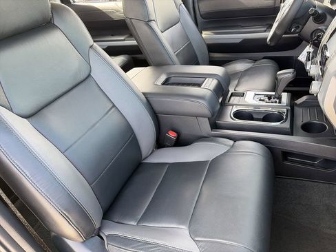 Used 2018 Toyota Tundra Limited w/ Limited Premium Package AWD/4WD image 25