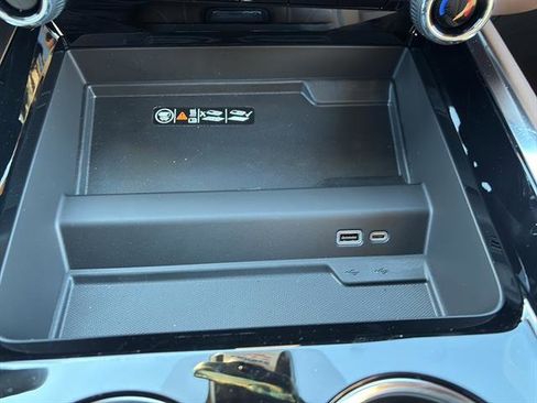 New 2026 Chevrolet Suburban High Country image 28