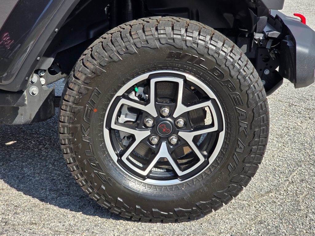 New 2026 Jeep Gladiator Rubicon w/ Technology Group AWD/4WD image 14