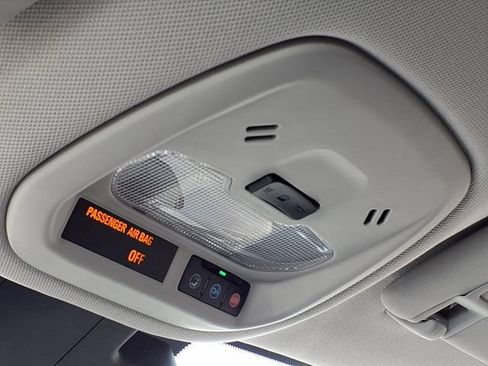 Used 2024 Chevrolet Trax LT w/ LT Convenience Package FWD image 14