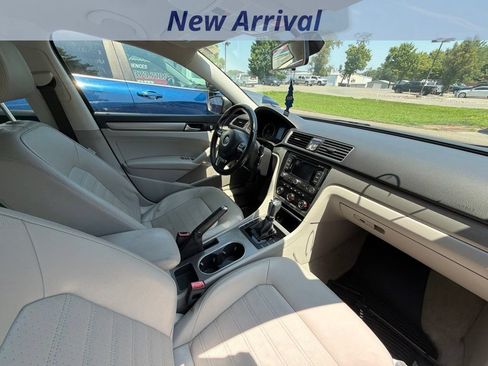 Used 2015 Volkswagen Passat 1.8T SE FWD image 4