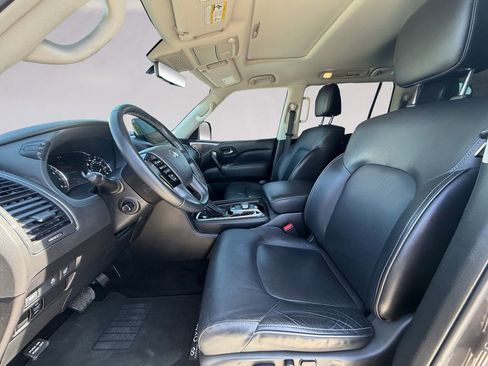 Used 2023 INFINITI QX80 Luxe w/ All-Season Package RWD image 10