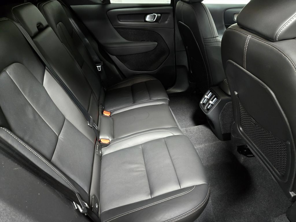 Used 2023 Volvo XC40 B5 Core w/ Climate Package AWD/4WD image 46