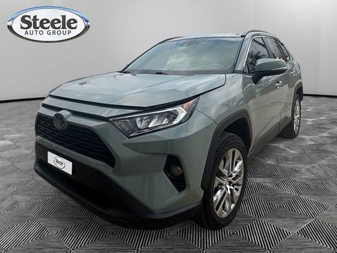 Used 2020 Toyota RAV4 XLE Premium image 1